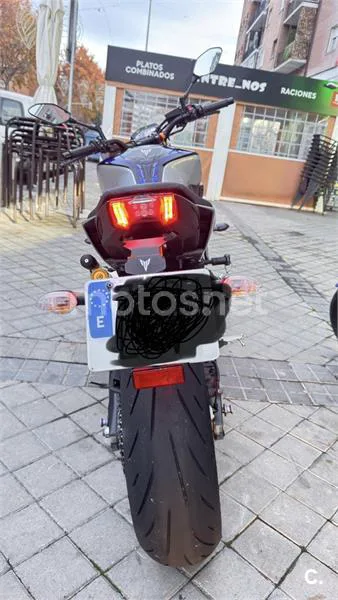 Yamaha MT-09 – Vista 7