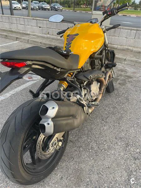 Ducati Monster 821 – Vista 3