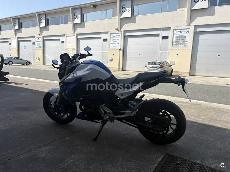 BMW F 900 R – Vista 9