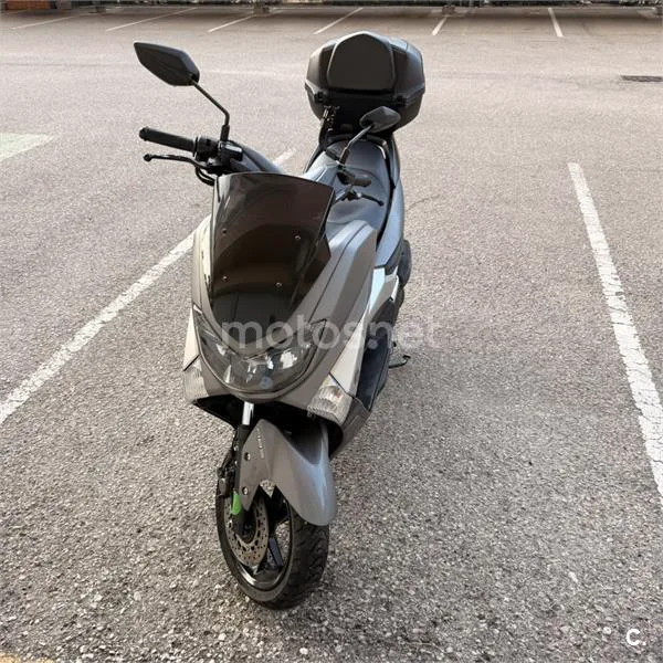 Yamaha NMAX – Vista 7