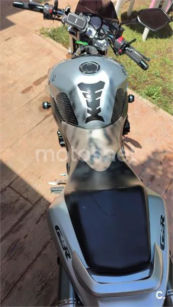 Suzuki GSR 600 – Vista 6
