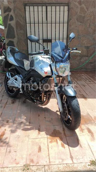 Suzuki GSR 600 – Vista 10