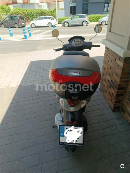 Piaggio Liberty 125 – Vista 3