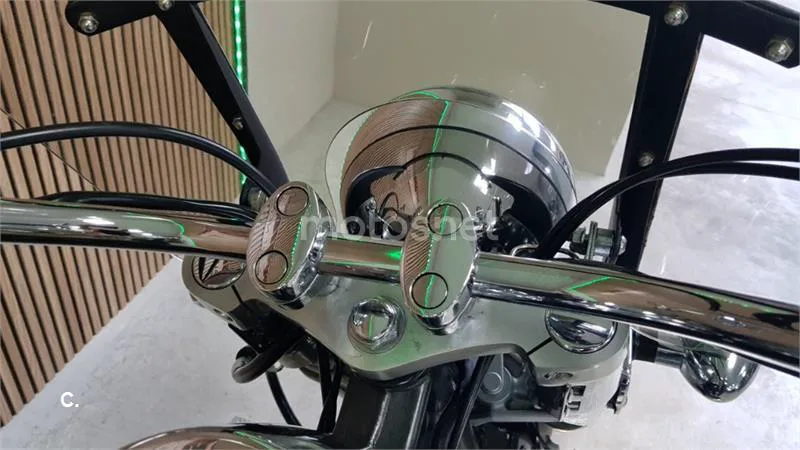 Kawasaki VN 900 Classic – Vista 18