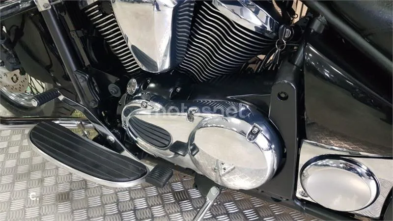 Kawasaki VN 900 Classic – Vista 38