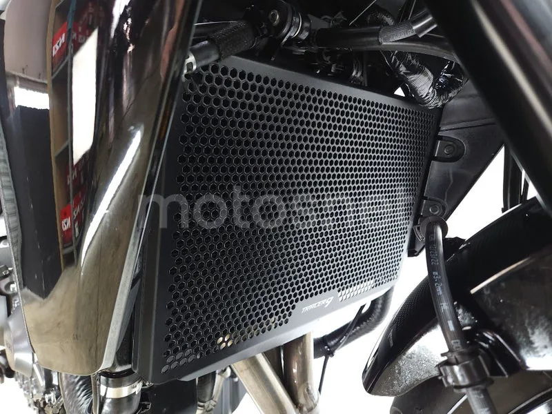 Yamaha Tracer 9 – Vista 16