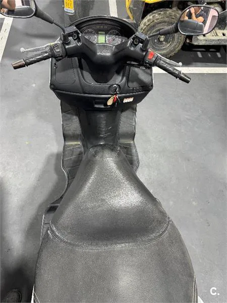 Suzuki Burgman 125 – Vista 5