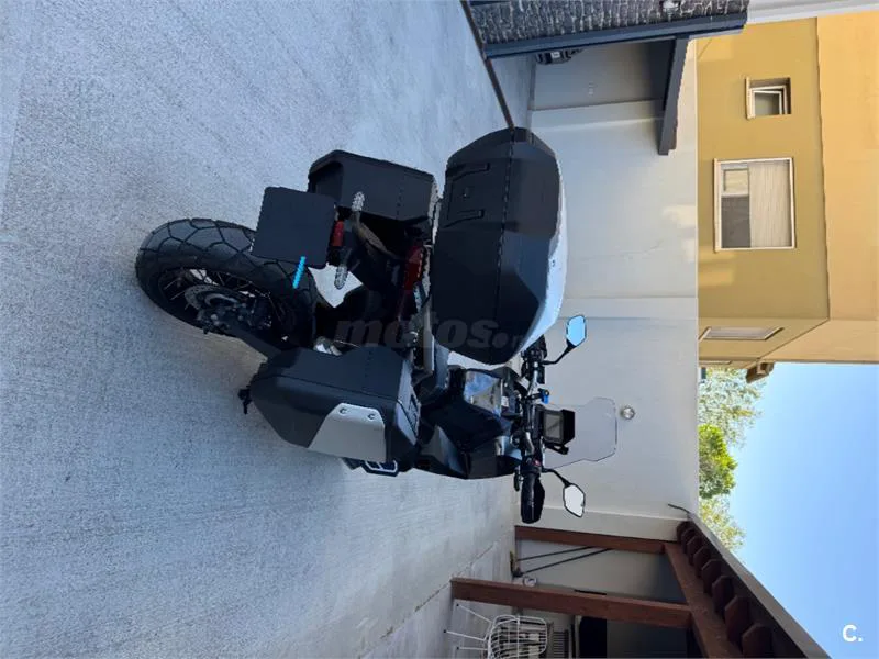 Honda XL 750 Transalp – Vista 3
