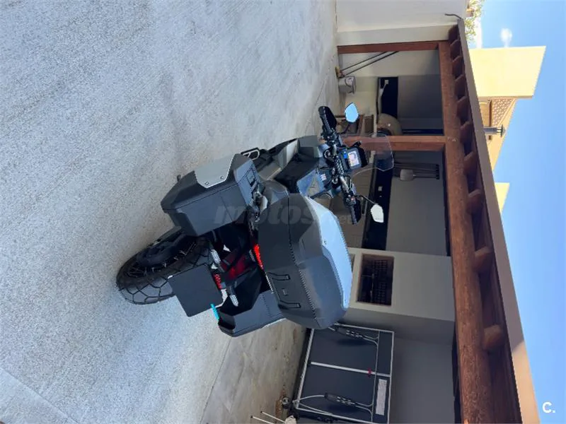 Honda XL 750 Transalp – Vista 4