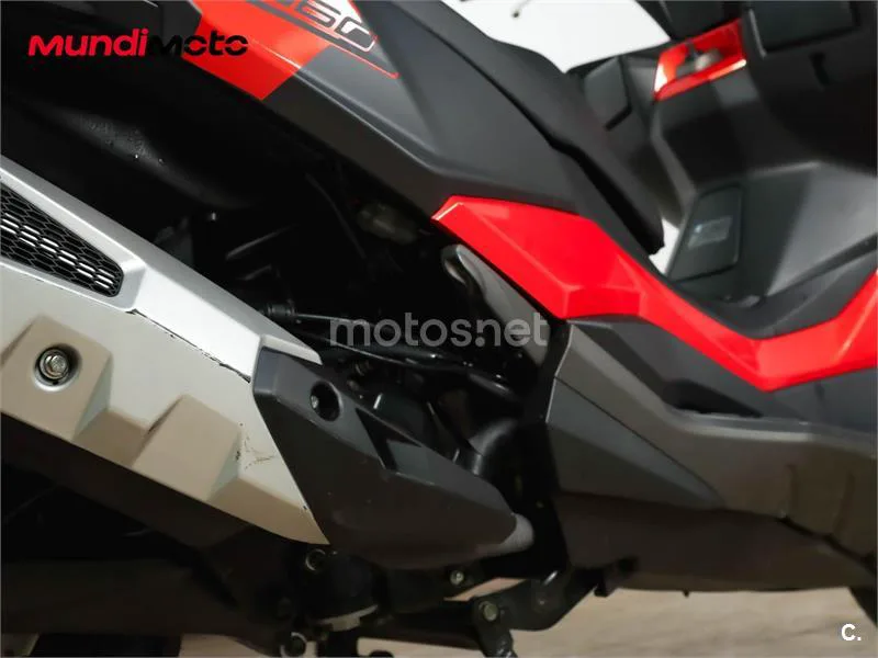 Kymco DTX 350 – Vista 4