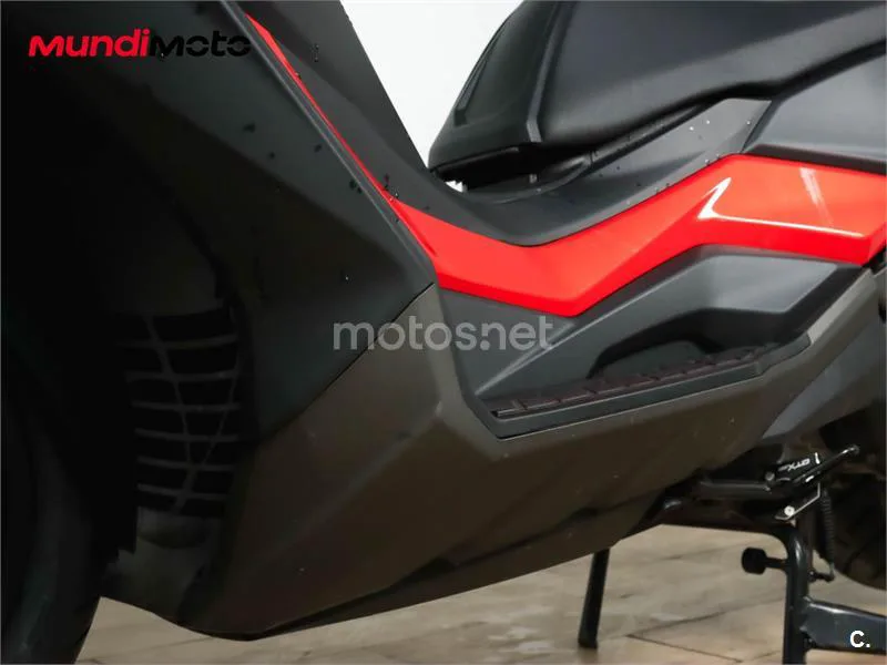 Kymco DTX 350 – Vista 10