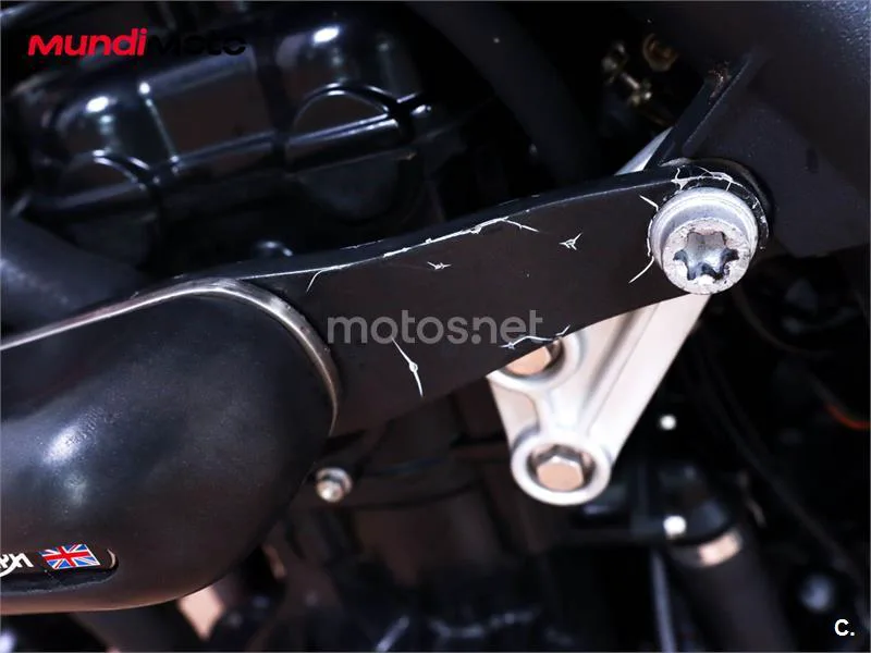 Triumph Speed Triple – Vista 15