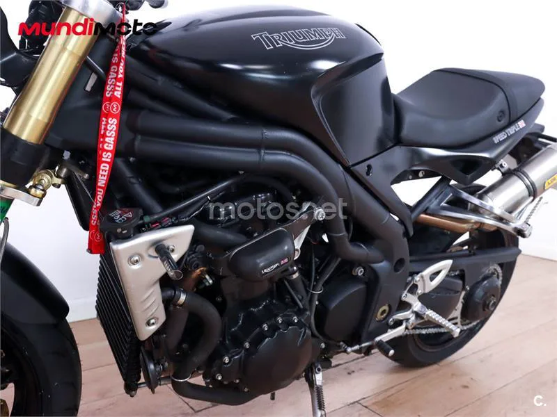 Triumph Speed Triple – Vista 10