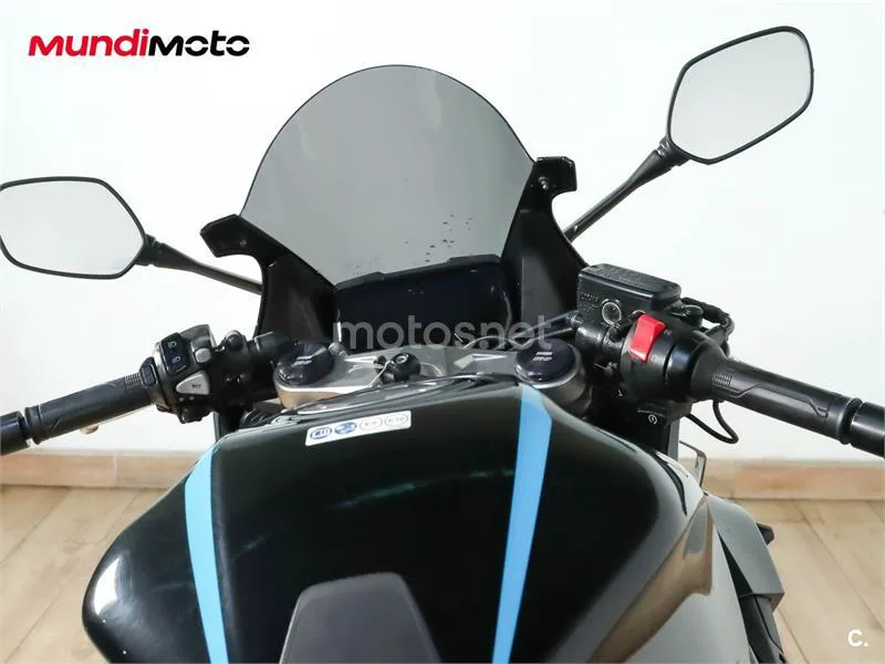 Honda CBR 650 R – Vista 11