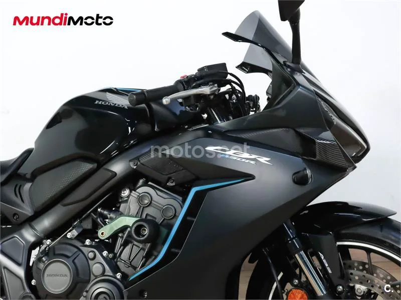 Honda CBR 650 R – Vista 26