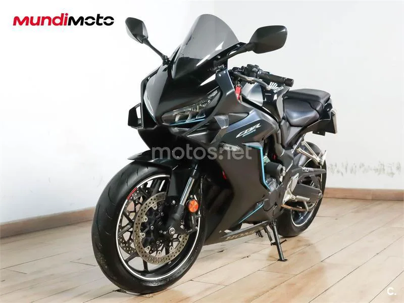 Honda CBR 650 R – Vista 7