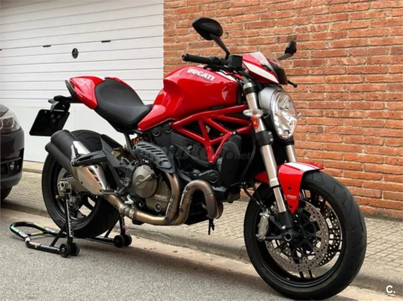 Ducati Monster 821 – Vista 3