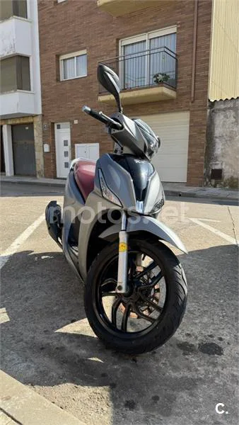 Kymco People S 125 – Vista 3