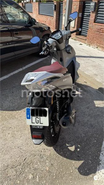 Kymco People S 125 – Vista 9