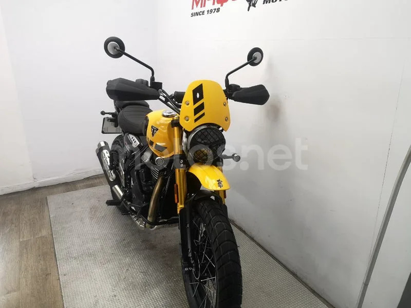 Triumph Scrambler 400 XC – Vista 3