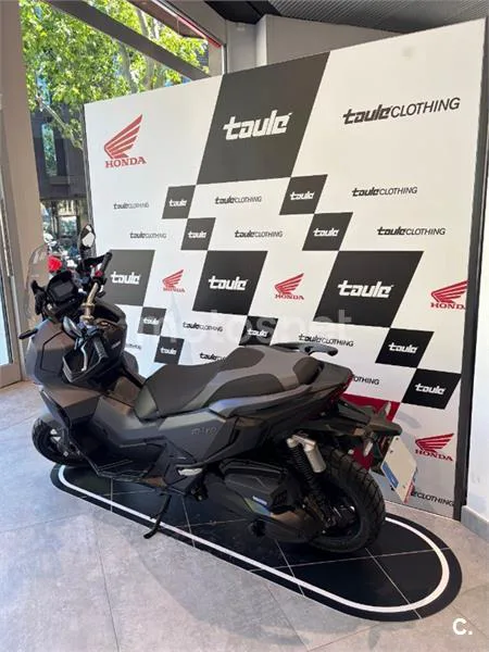 Honda ADV 350 – Vista 3