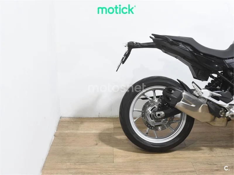 BMW F 900 R – Vista 3
