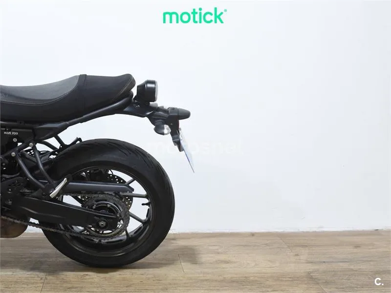 Yamaha XSR 700 – Vista 9