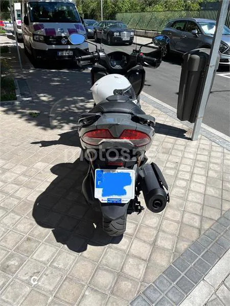 Suzuki Burgman 400 – Vista 4