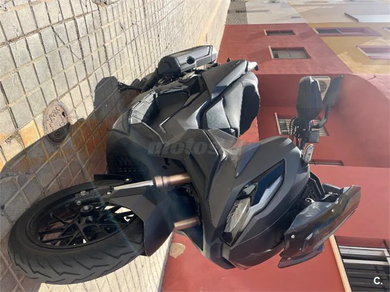 Honda ADV 350 – Vista 2