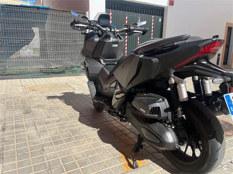 Honda ADV 350 – Vista 4