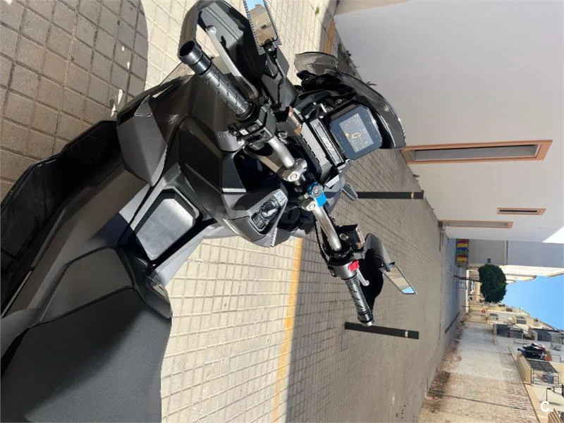 Honda ADV 350 – Vista 7