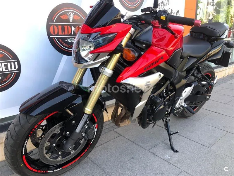 Suzuki GSR 750 – Vista 8
