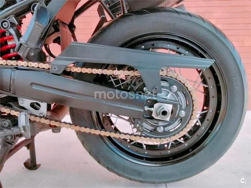 Suzuki V-Strom 1000 XT – Vista 12