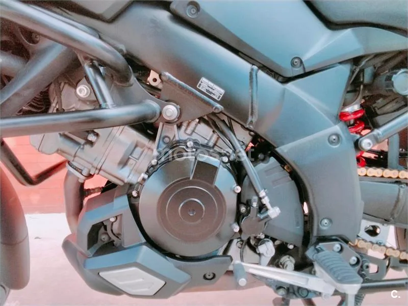 Suzuki V-Strom 1000 XT – Vista 13