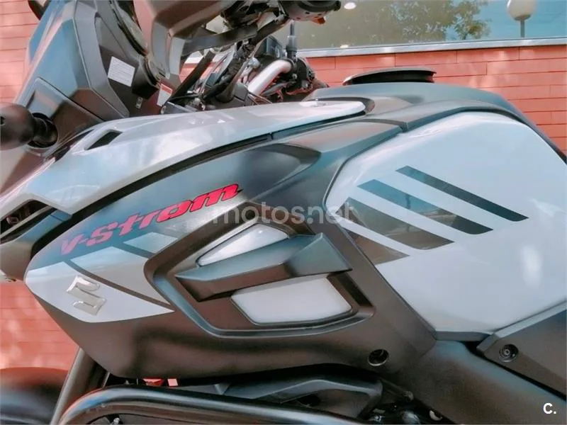 Suzuki V-Strom 1000 XT – Vista 14