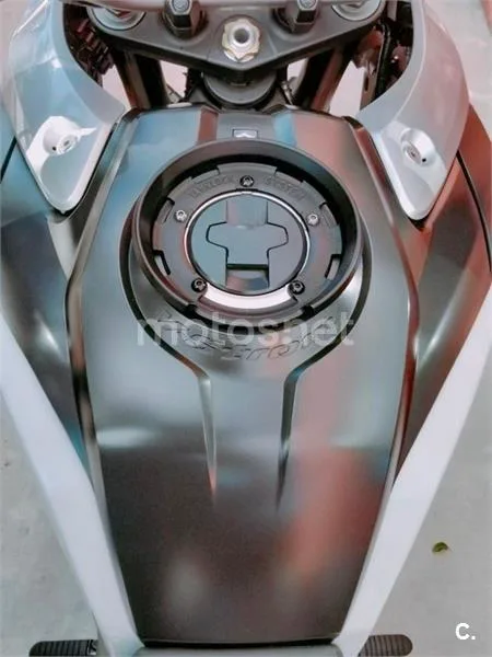Suzuki V-Strom 1000 XT – Vista 18