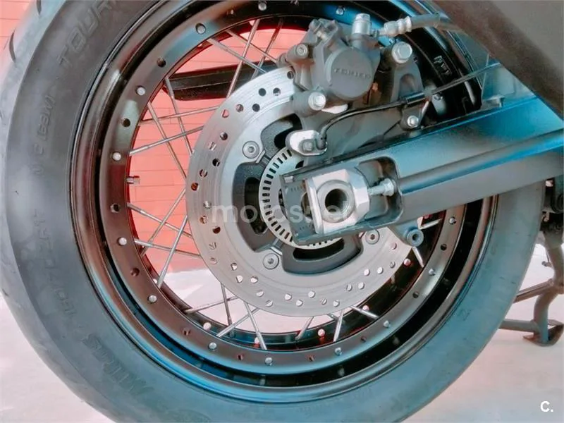 Suzuki V-Strom 1000 XT – Vista 24
