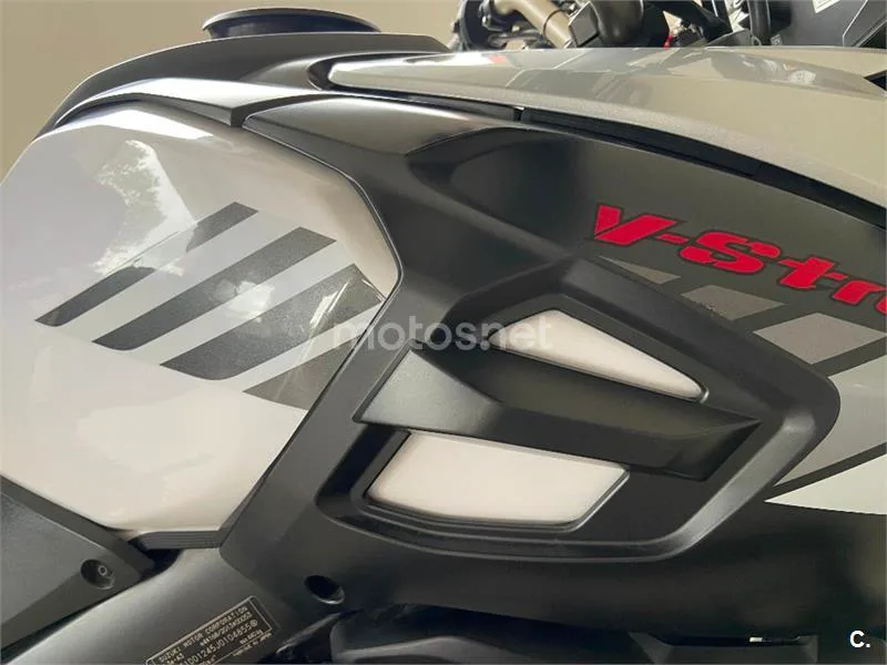 Suzuki V-Strom 1000 XT – Vista 8