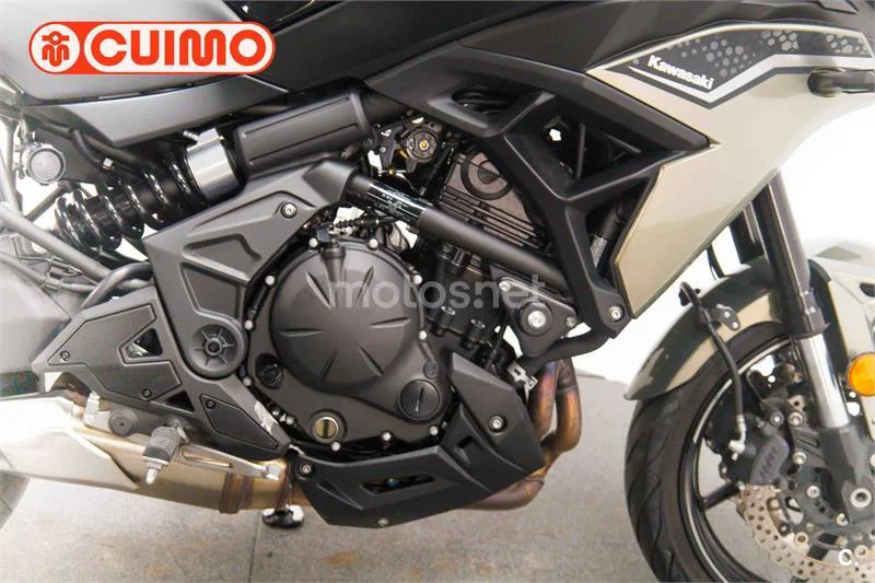 Kawasaki Versys – Vista 14
