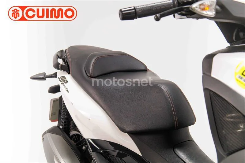 Piaggio MP3 Yourban 300 – Vista 12