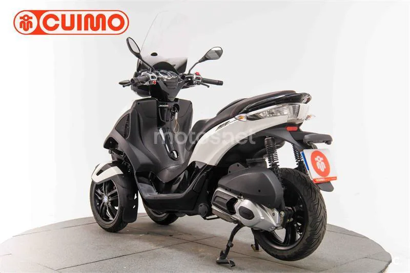 Piaggio MP3 Yourban 300 – Vista 6