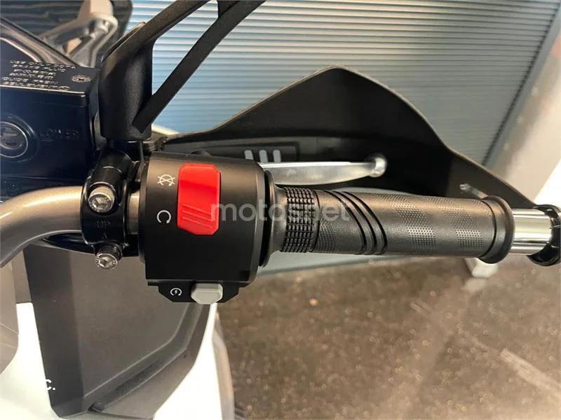 SYM ADX 300 – Vista 7