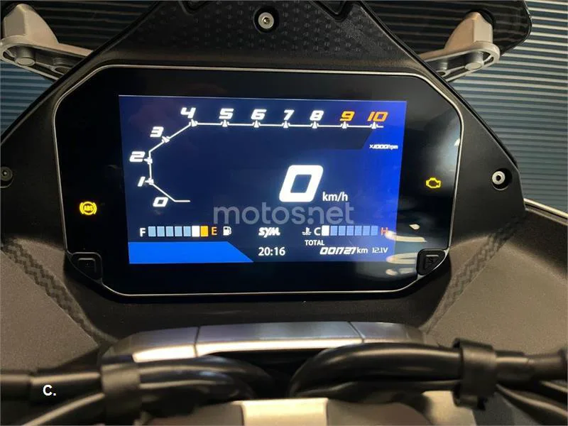 SYM ADX 300 – Vista 9