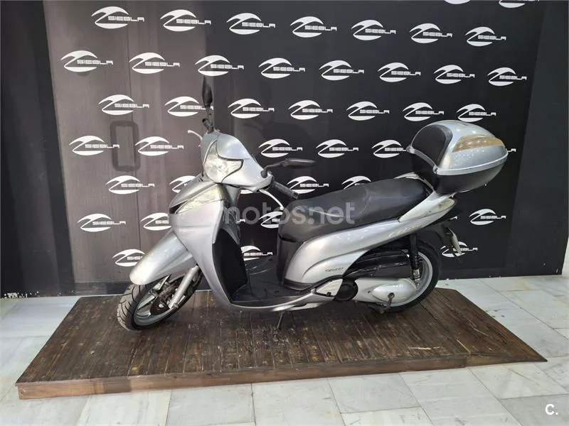 Honda SH 300i – Vista 3