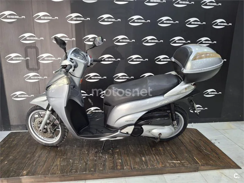 Honda SH 300i – Vista 10