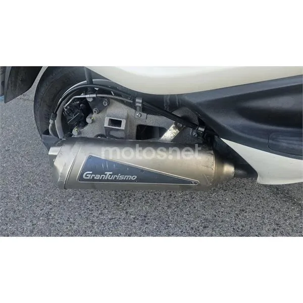 Piaggio X10 500 – Vista 6