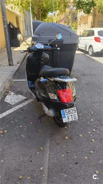 Piaggio VESPA GTS 125 – Vista 2