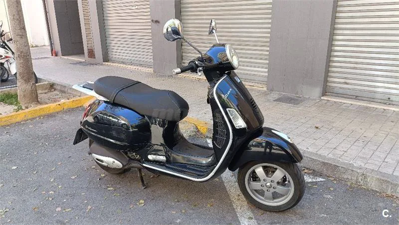 Piaggio VESPA GTS 125 – Vista 3