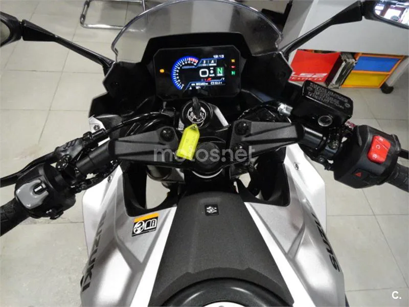 Suzuki GSX-8R – Vista 9