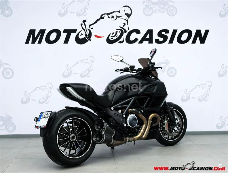 Ducati Diavel – Vista 3